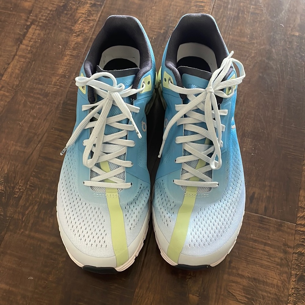 DQ On Cloud Sneakers